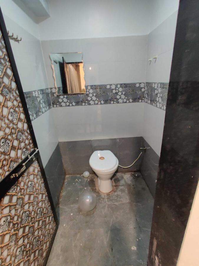 Oyo 91692 The You And Me Hotel Utran ภายนอก รูปภาพ