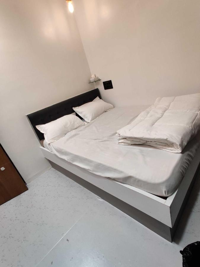 Oyo 91692 The You And Me Hotel Utran ภายนอก รูปภาพ