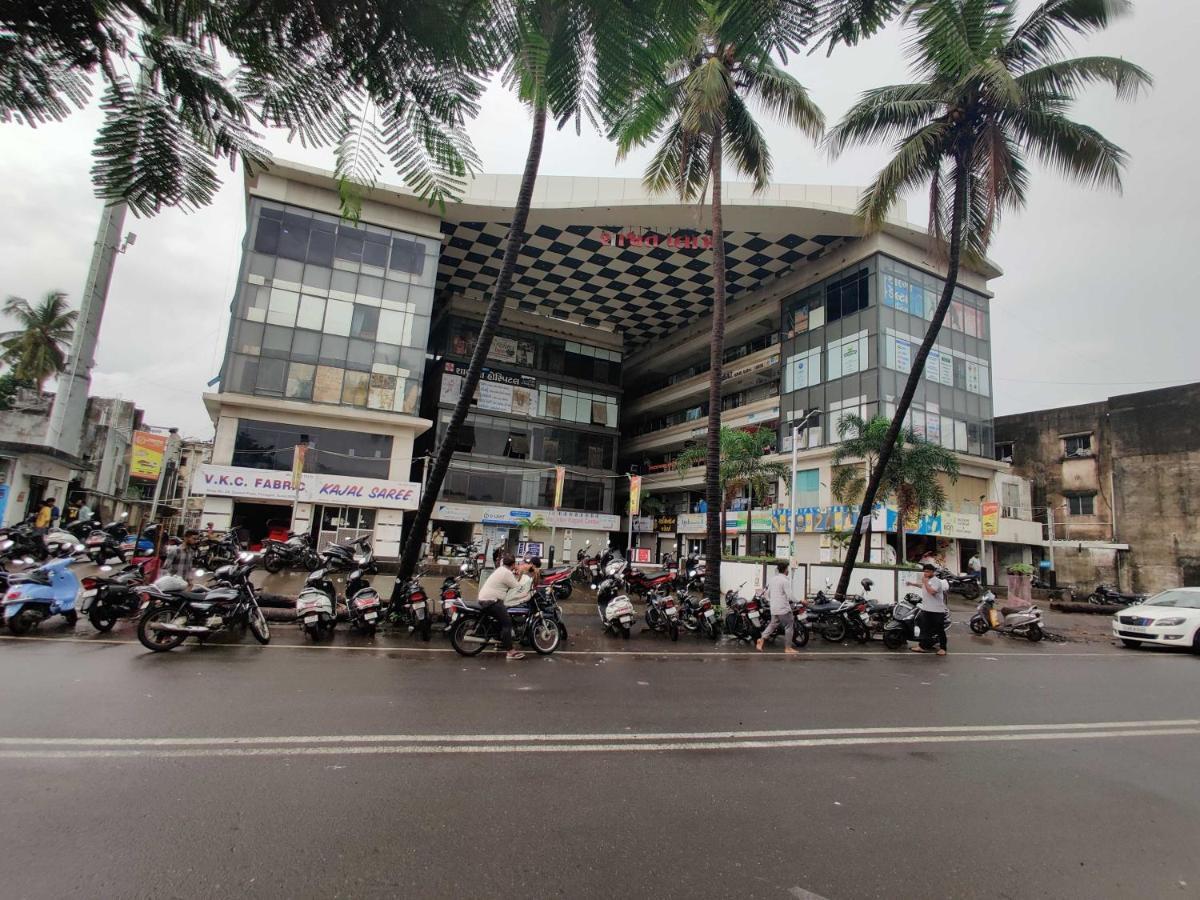 Oyo 91692 The You And Me Hotel Utran ภายนอก รูปภาพ